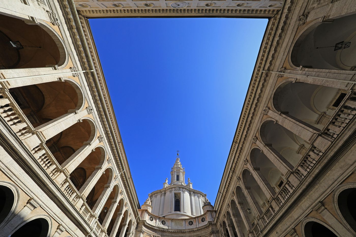 Il cortile di Sant’Ivo alla Sapienza